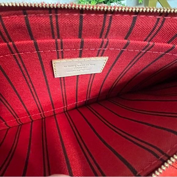 Louis Vuitton Monogram Large Pochette Clutch - Picture 5 of 8